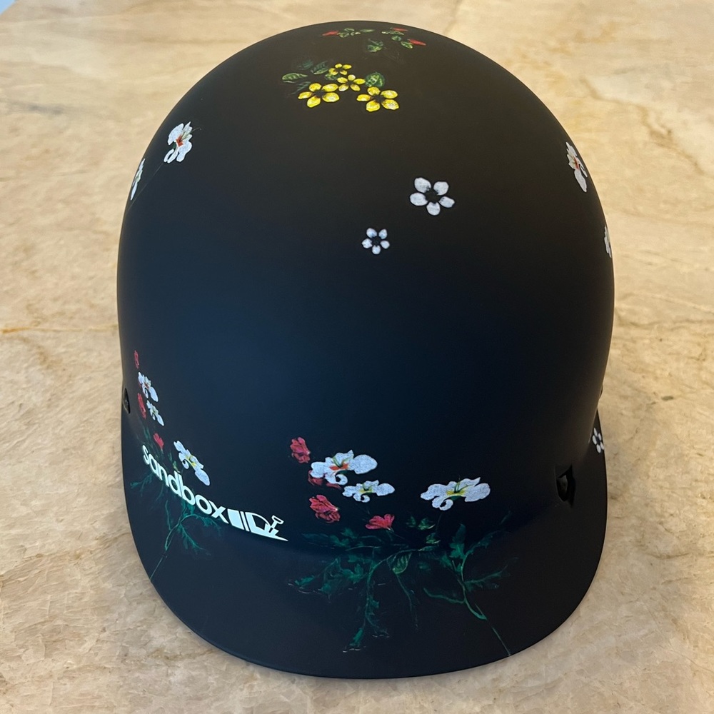 Sandbox ski/snowboard helmet